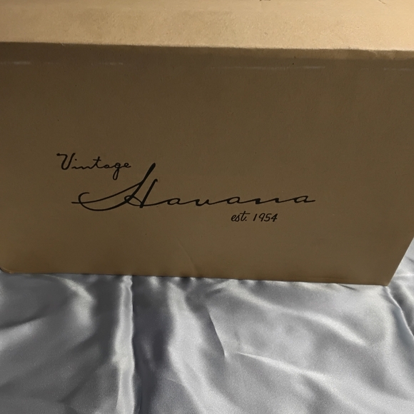 Vintage Havana Women's Sneakers with Pink Star and Leopard Laces - Picture 5 of 6